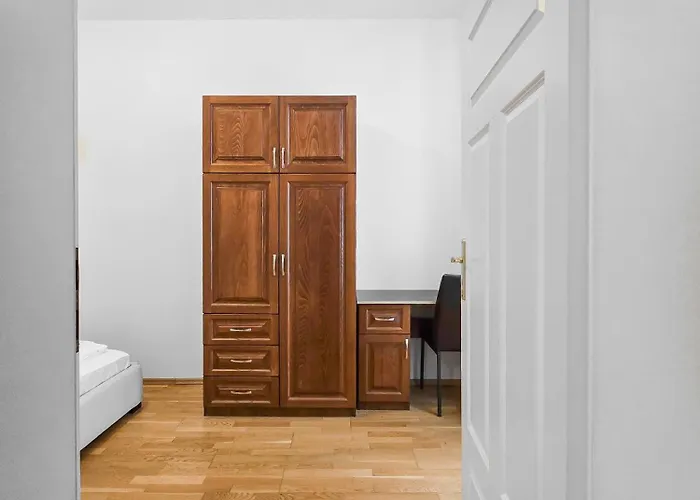 Elegant 3-bedroom Getaway With Balcony For Groups Up To 7 Apartamento