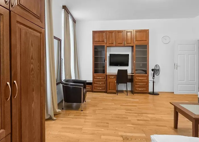 Apartamento Elegant 3-bedroom Getaway With Balcony For Groups Up To 7 *