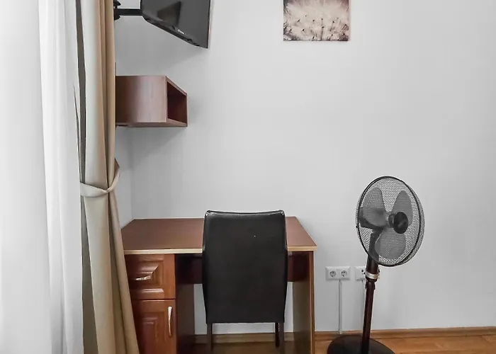 Apartamento Elegant 3-bedroom Getaway With Balcony For Groups Up To 7 Viena